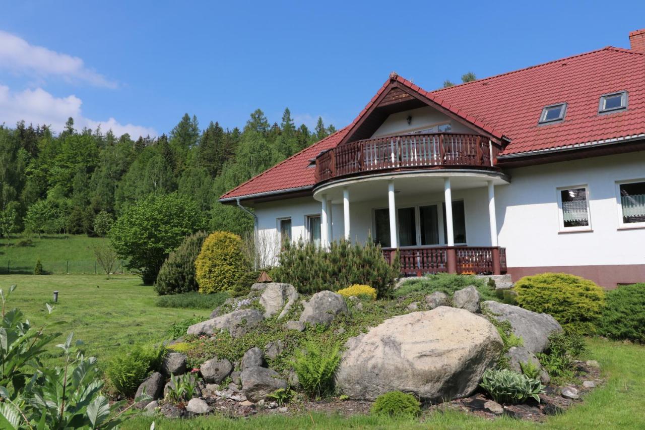Pokoje Goscinne Dolina Czerwienia Przesieka Extérieur photo
