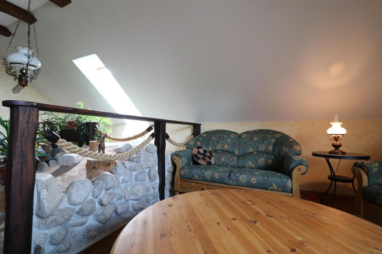 Pokoje Goscinne Dolina Czerwienia Przesieka Extérieur photo